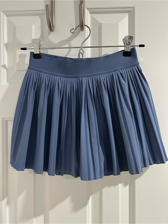 lululemon athletica Dresses & Skirts - Lululemon Blue Pleated Tennis Skirt Size 2